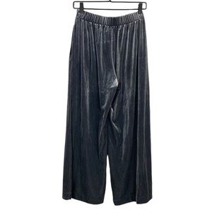 Uniqlo grey velour wide leg crop pants
